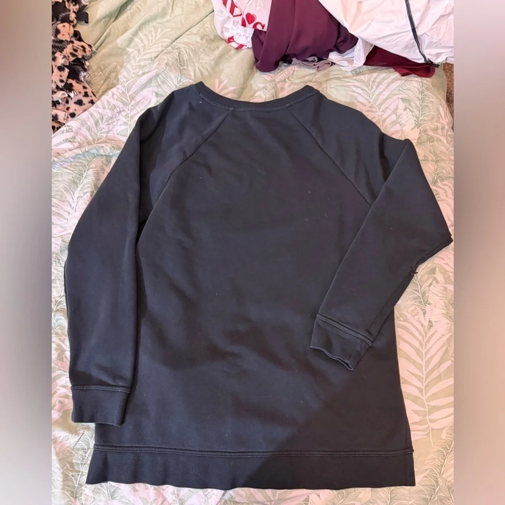 Nike Dri-FIT Black Top - sweatshirt with split sizes at bottom